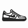 Zwarte 3D-geprinte Air Force 1 sneakerdecoratie op witte achtergrond