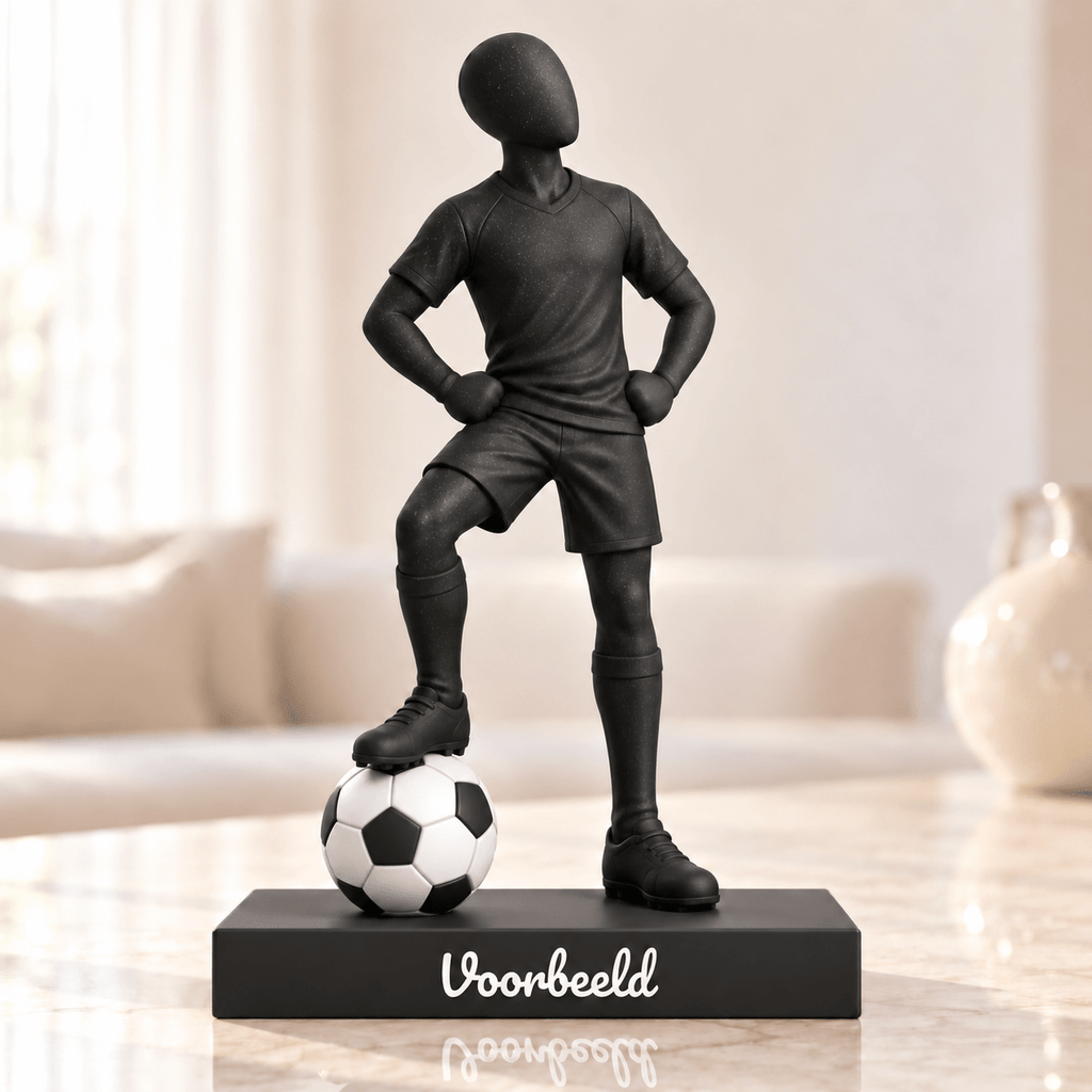Flowman Voetballer – beeldje met persoonlijke tekst – Galaxy Black met zwart-witte voetbal – conceptafbeelding