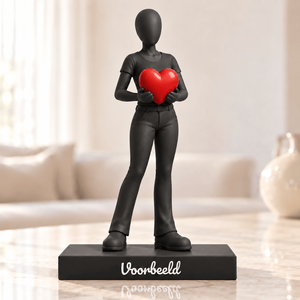 Flowman Vrouw met hart – beeldje met persoonlijke tekst – Galaxy Black met rood hart – conceptafbeelding