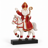 3D-geprinte Sinterklaas op paard met zwart voetstuk op witte achtergrond