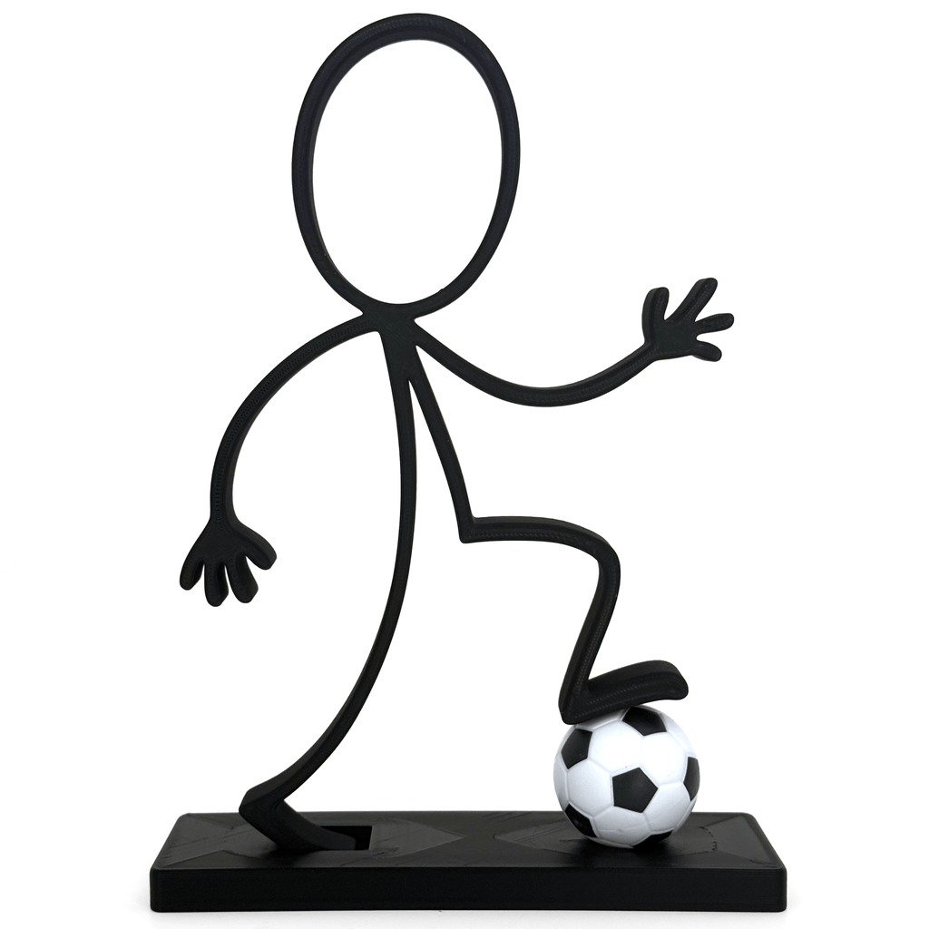 Stickyman Voetballer met voetbal op voetstuk - 3dbende