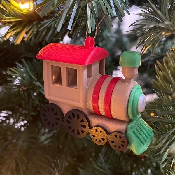 Decoratieve locomotief in kerstboom